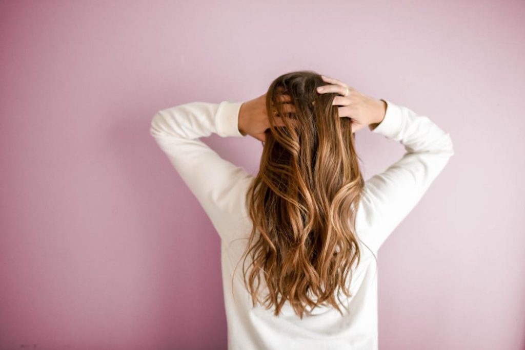 La biotine pour les cheveux : quel est le lien ?