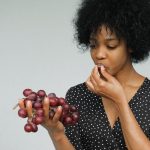 Qu’est-ce que la glutamine ? Utilisation, bienfaits, sources, effets secondaires